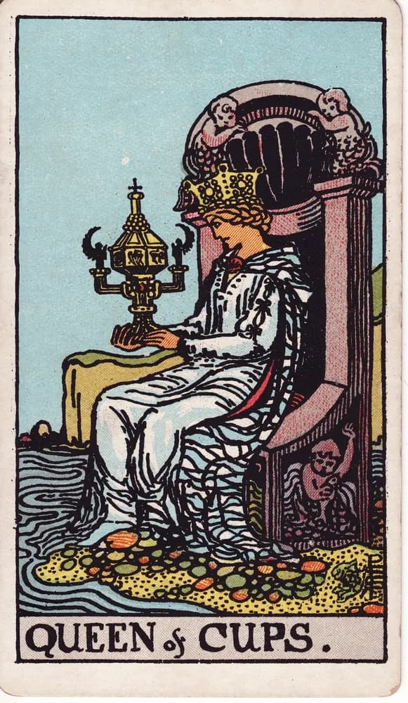 컵 여왕 (Queen of Cups) — RWS 1909